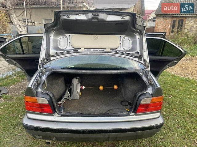 Серый БМВ 3 Серия, объемом двигателя 1.6 л и пробегом 330 тыс. км за 2200 $, фото 25 на Automoto.ua