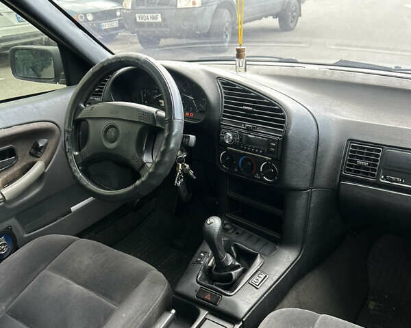 Сірий БМВ 3 Серія, об'ємом двигуна 1.6 л та пробігом 355 тис. км за 2300 $, фото 9 на Automoto.ua