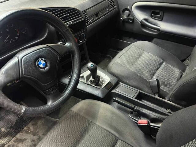 Сірий БМВ 3 Серія, об'ємом двигуна 1.6 л та пробігом 100 тис. км за 2200 $, фото 3 на Automoto.ua