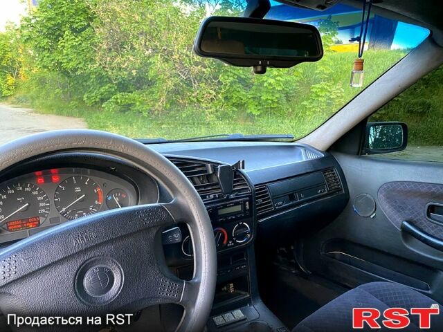 Серый БМВ 3 Серия, объемом двигателя 2.5 л и пробегом 589 тыс. км за 1599 $, фото 8 на Automoto.ua