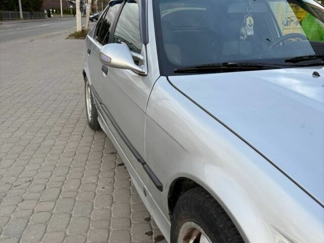 Серый БМВ 3 Серия, объемом двигателя 1.8 л и пробегом 300 тыс. км за 2700 $, фото 7 на Automoto.ua