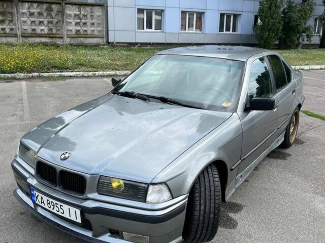 Серый БМВ 3 Серия, объемом двигателя 2 л и пробегом 280 тыс. км за 4500 $, фото 2 на Automoto.ua