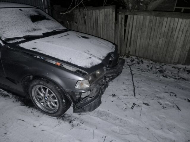 Сірий БМВ 3 Серія, об'ємом двигуна 0.2 л та пробігом 999 тис. км за 1300 $, фото 4 на Automoto.ua