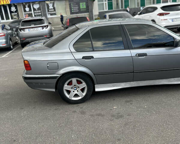Сірий БМВ 3 Серія, об'ємом двигуна 1.6 л та пробігом 355 тис. км за 2300 $, фото 5 на Automoto.ua