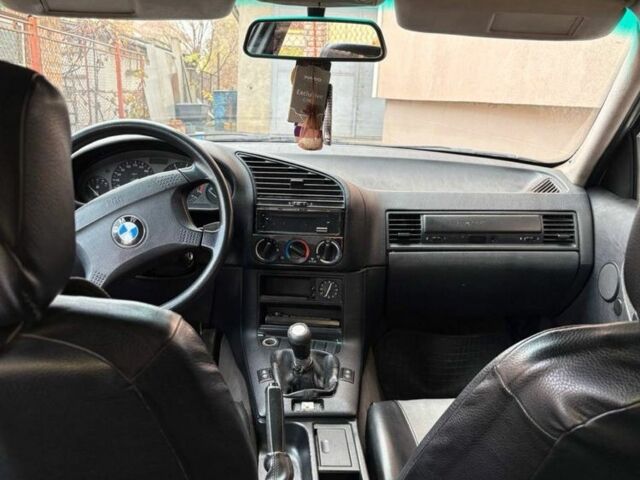 Серый БМВ 3 Серия, объемом двигателя 1.8 л и пробегом 300 тыс. км за 2700 $, фото 14 на Automoto.ua