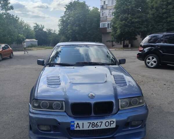 Серый БМВ 3 Серия, объемом двигателя 1.6 л и пробегом 360 тыс. км за 2600 $, фото 1 на Automoto.ua