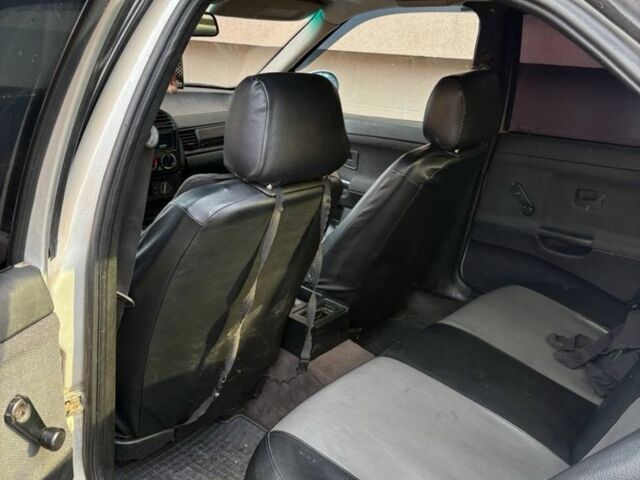 Серый БМВ 3 Серия, объемом двигателя 1.8 л и пробегом 300 тыс. км за 2700 $, фото 13 на Automoto.ua