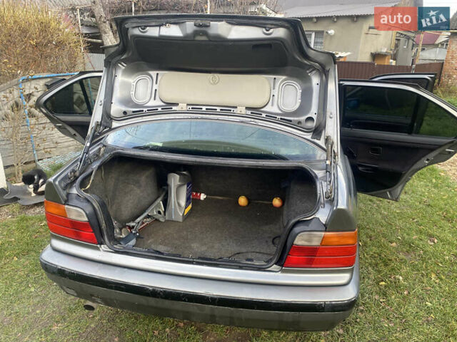 Серый БМВ 3 Серия, объемом двигателя 1.6 л и пробегом 330 тыс. км за 2200 $, фото 17 на Automoto.ua