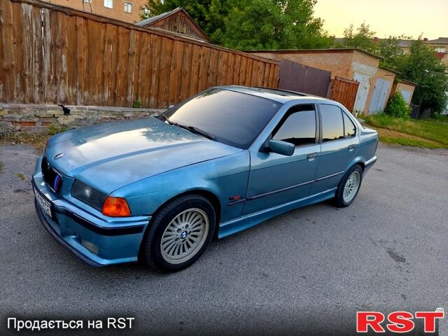 Серый БМВ 3 Серия, объемом двигателя 1.8 л и пробегом 300 тыс. км за 3000 $, фото 1 на Automoto.ua