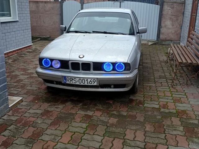 Серый БМВ 3 Серия, объемом двигателя 2.5 л и пробегом 256 тыс. км за 1065 $, фото 6 на Automoto.ua