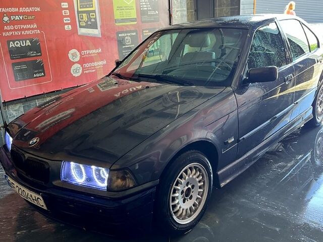 Сірий БМВ 3 Серія, об'ємом двигуна 1.8 л та пробігом 273 тис. км за 2200 $, фото 9 на Automoto.ua