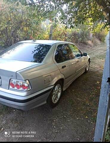 Сірий БМВ 3 Серія, об'ємом двигуна 1.8 л та пробігом 460 тис. км за 2450 $, фото 4 на Automoto.ua