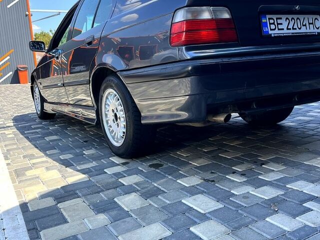 Сірий БМВ 3 Серія, об'ємом двигуна 1.8 л та пробігом 273 тис. км за 2200 $, фото 7 на Automoto.ua