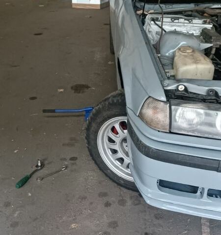 Серый БМВ 3 Серия, объемом двигателя 1.6 л и пробегом 350 тыс. км за 1500 $, фото 1 на Automoto.ua