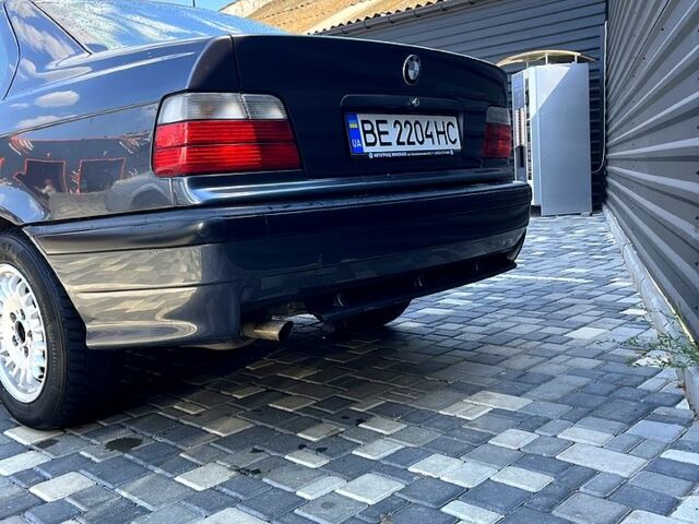 Сірий БМВ 3 Серія, об'ємом двигуна 1.8 л та пробігом 273 тис. км за 2200 $, фото 6 на Automoto.ua