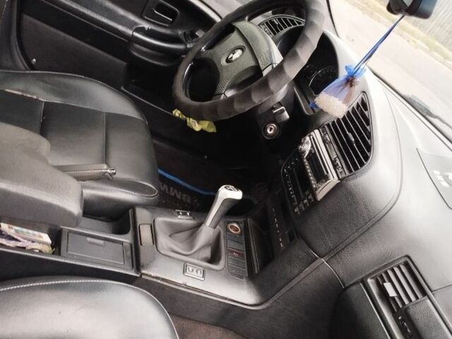 Серый БМВ 3 Серия, объемом двигателя 1.6 л и пробегом 1 тыс. км за 2559 $, фото 2 на Automoto.ua