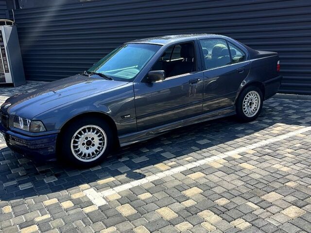 Сірий БМВ 3 Серія, об'ємом двигуна 1.8 л та пробігом 273 тис. км за 2200 $, фото 3 на Automoto.ua