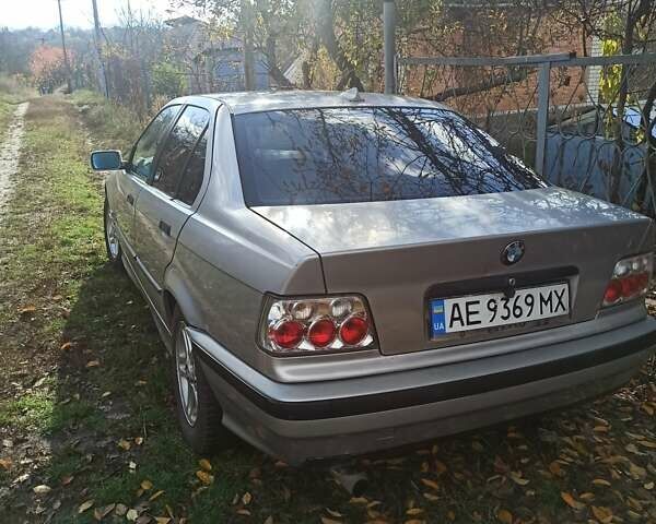 Сірий БМВ 3 Серія, об'ємом двигуна 1.8 л та пробігом 460 тис. км за 2450 $, фото 3 на Automoto.ua