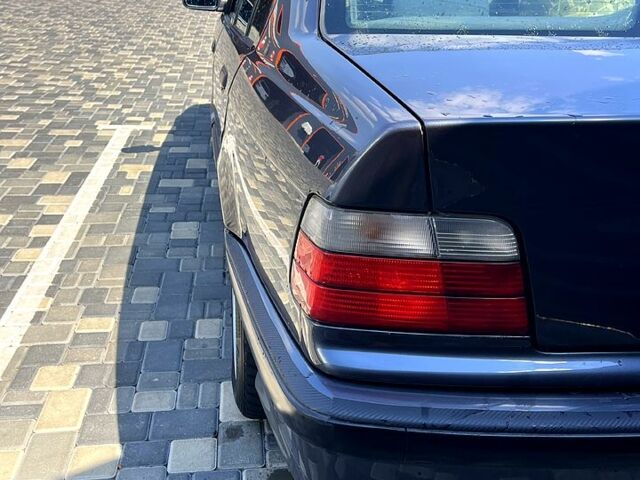 Сірий БМВ 3 Серія, об'ємом двигуна 1.8 л та пробігом 273 тис. км за 2200 $, фото 5 на Automoto.ua