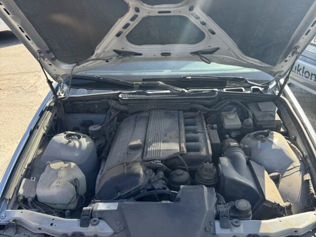 Сірий БМВ 3 Серія, об'ємом двигуна 2.8 л та пробігом 236 тис. км за 4200 $, фото 9 на Automoto.ua