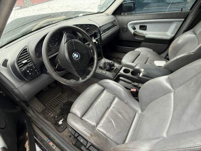 Серый БМВ 3 Серия, объемом двигателя 2 л и пробегом 300 тыс. км за 999 $, фото 7 на Automoto.ua