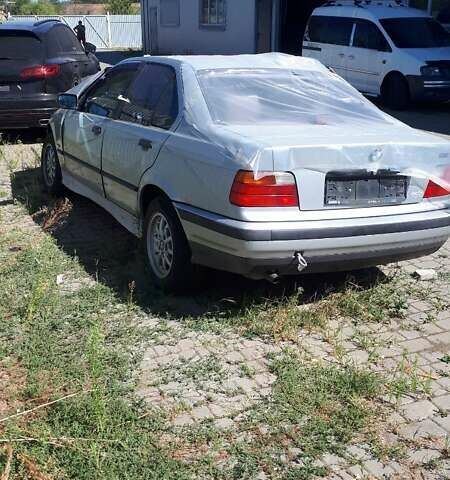 Серый БМВ 3 Серия, объемом двигателя 1.8 л и пробегом 1 тыс. км за 800 $, фото 5 на Automoto.ua