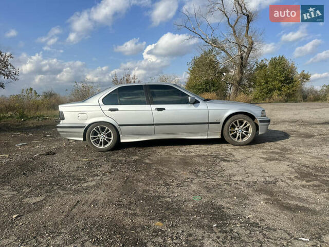 Сірий БМВ 3 Серія, об'ємом двигуна 1.99 л та пробігом 400 тис. км за 3700 $, фото 3 на Automoto.ua