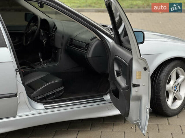 Серый БМВ 3 Серия, объемом двигателя 1.8 л и пробегом 254 тыс. км за 3550 $, фото 9 на Automoto.ua