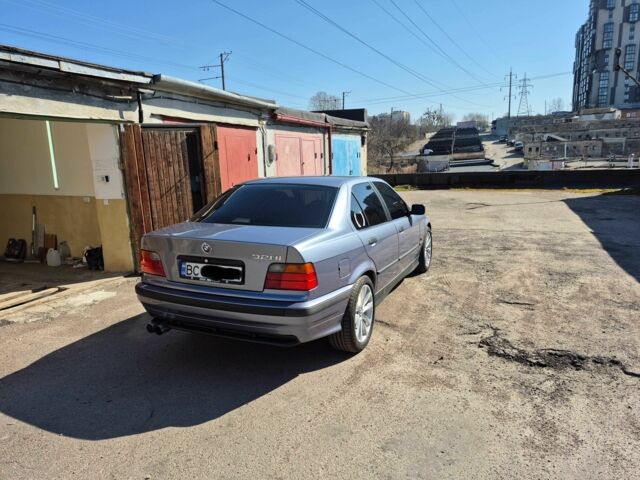 Серый БМВ 3 Серия, объемом двигателя 2 л и пробегом 340 тыс. км за 5100 $, фото 1 на Automoto.ua