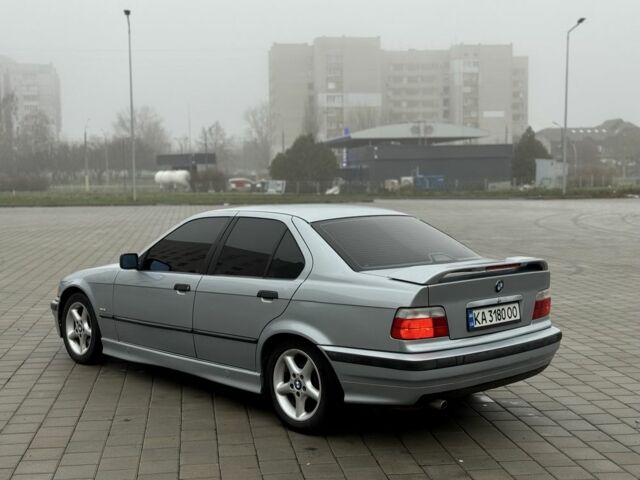 Серый БМВ 3 Серия, объемом двигателя 1.8 л и пробегом 254 тыс. км за 3550 $, фото 2 на Automoto.ua