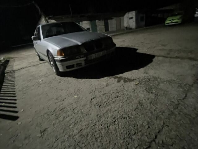 Сірий БМВ 3 Серія, об'ємом двигуна 1.8 л та пробігом 600 тис. км за 1000 $, фото 3 на Automoto.ua