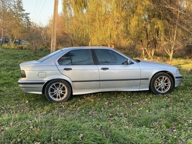 Серый БМВ 3 Серия, объемом двигателя 2 л и пробегом 400 тыс. км за 3800 $, фото 9 на Automoto.ua