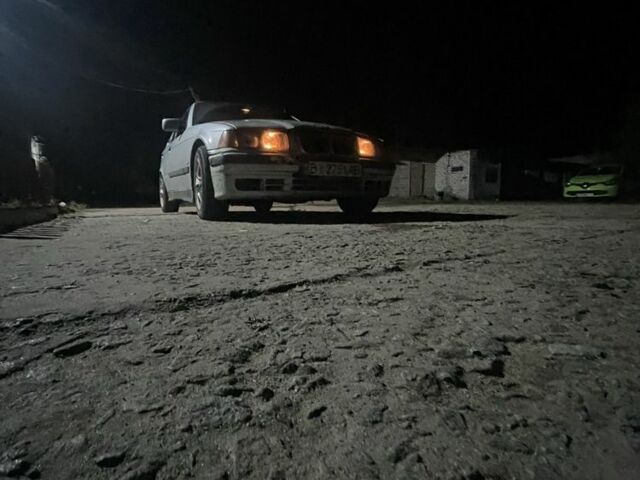 Сірий БМВ 3 Серія, об'ємом двигуна 1.8 л та пробігом 600 тис. км за 1000 $, фото 1 на Automoto.ua