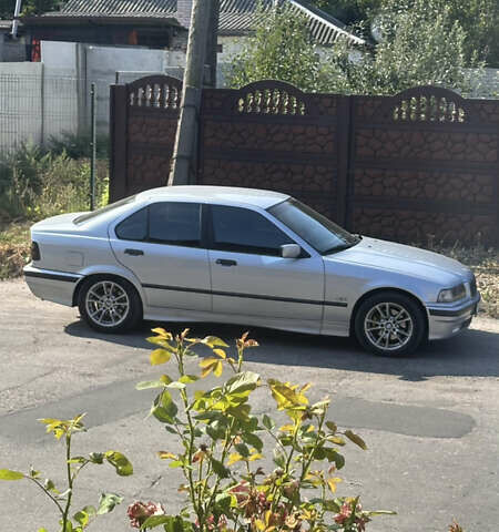 Сірий БМВ 3 Серія, об'ємом двигуна 1.99 л та пробігом 400 тис. км за 3700 $, фото 11 на Automoto.ua