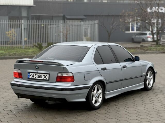 Серый БМВ 3 Серия, объемом двигателя 1.8 л и пробегом 254 тыс. км за 3550 $, фото 4 на Automoto.ua