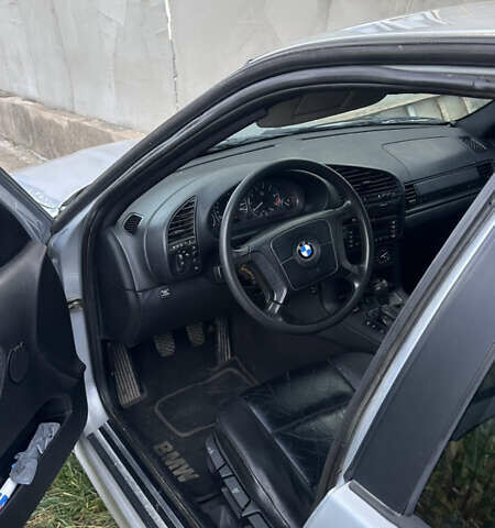 Сірий БМВ 3 Серія, об'ємом двигуна 1.99 л та пробігом 400 тис. км за 3700 $, фото 12 на Automoto.ua