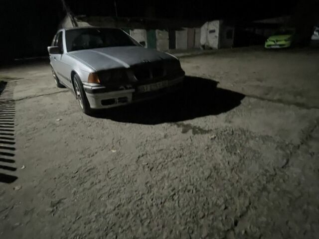 Сірий БМВ 3 Серія, об'ємом двигуна 1.8 л та пробігом 600 тис. км за 1000 $, фото 2 на Automoto.ua