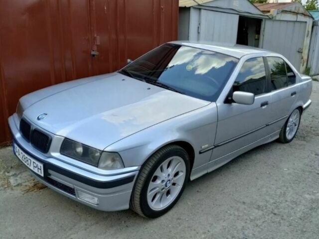 Серый БМВ 3 Серия, объемом двигателя 2 л и пробегом 400 тыс. км за 3800 $, фото 5 на Automoto.ua