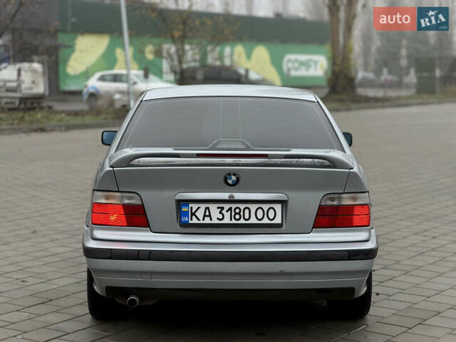 Серый БМВ 3 Серия, объемом двигателя 1.8 л и пробегом 254 тыс. км за 3550 $, фото 3 на Automoto.ua