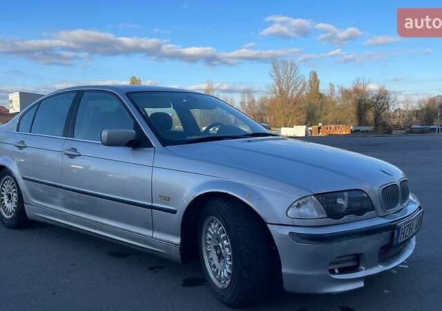 Серый БМВ 3 Серия, объемом двигателя 2 л и пробегом 233 тыс. км за 2700 $, фото 1 на Automoto.ua