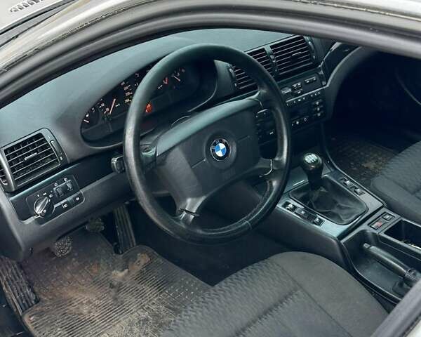 Серый БМВ 3 Серия, объемом двигателя 2 л и пробегом 290 тыс. км за 3200 $, фото 23 на Automoto.ua