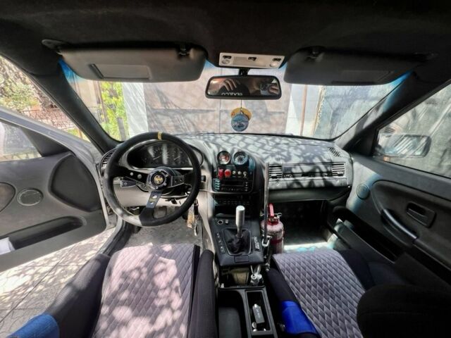 Серый БМВ 3 Серия, объемом двигателя 4 л и пробегом 10 тыс. км за 10000 $, фото 2 на Automoto.ua