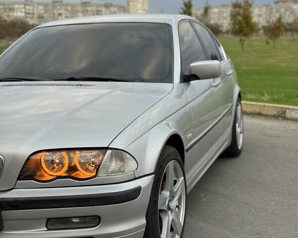 Серый БМВ 3 Серия, объемом двигателя 2.49 л и пробегом 368 тыс. км за 5500 $, фото 3 на Automoto.ua