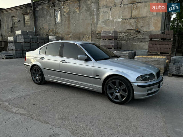 Серый БМВ 3 Серия, объемом двигателя 2.5 л и пробегом 285 тыс. км за 5500 $, фото 3 на Automoto.ua