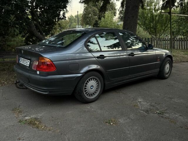 Серый БМВ 3 Серия, объемом двигателя 1.9 л и пробегом 301 тыс. км за 3800 $, фото 2 на Automoto.ua