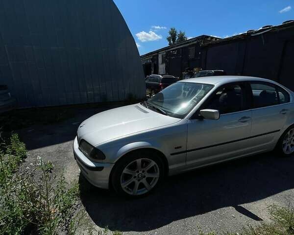 Серый БМВ 3 Серия, объемом двигателя 2 л и пробегом 384 тыс. км за 4100 $, фото 9 на Automoto.ua