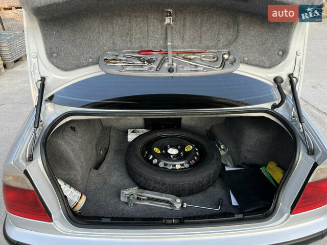 Серый БМВ 3 Серия, объемом двигателя 2.5 л и пробегом 285 тыс. км за 5500 $, фото 8 на Automoto.ua