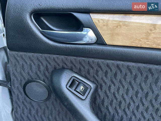 Серый БМВ 3 Серия, объемом двигателя 2.8 л и пробегом 291 тыс. км за 5200 $, фото 32 на Automoto.ua