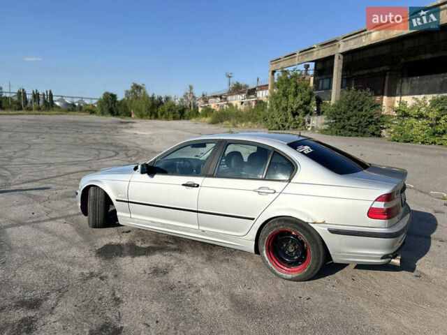 Серый БМВ 3 Серия, объемом двигателя 2.49 л и пробегом 110 тыс. км за 3900 $, фото 2 на Automoto.ua