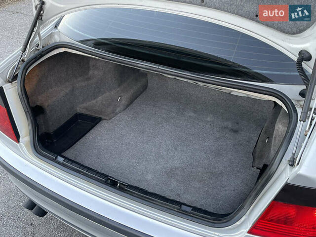 Серый БМВ 3 Серия, объемом двигателя 2.8 л и пробегом 291 тыс. км за 5200 $, фото 34 на Automoto.ua